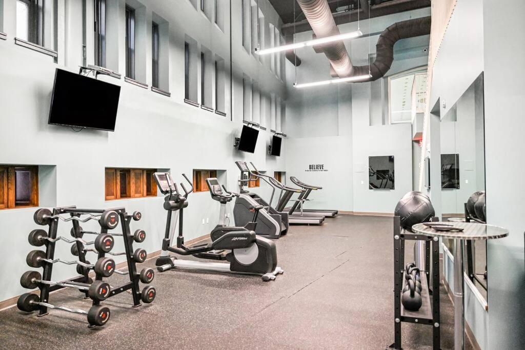 2Br Unit In The Heart Of Dt On Playhouse Square, With Pool And Gym Access-1106 Apartment คลีฟแลนด์ ภายนอก รูปภาพ